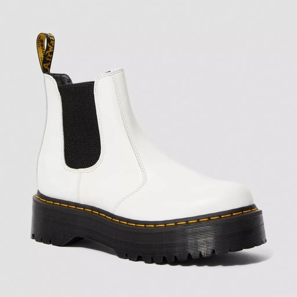 Dr Martens 2976 Smooth Leather Platform Quad Chelsea Boots in White unisex - Picture 1 of 16